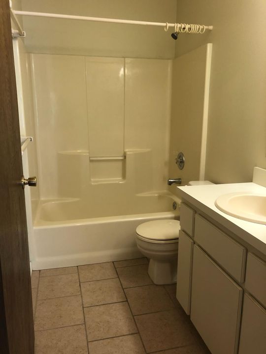Недавно арендовано: $1,250 (2 спален, 2 ванн, 1050 Квадратных фут)