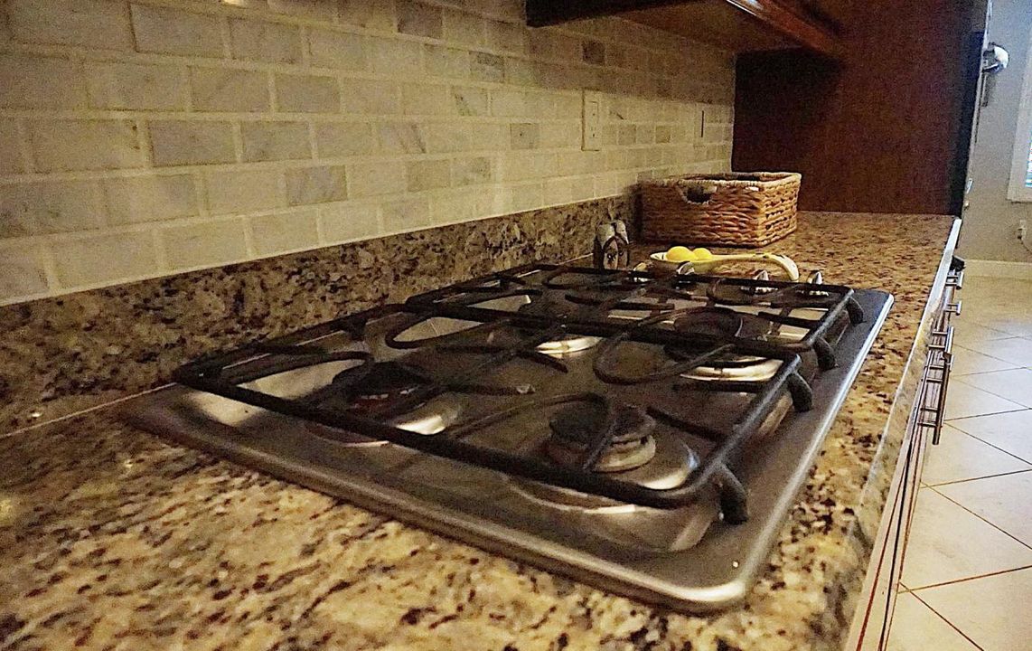 Recientemente alquilado: $2,650 (4 camas, 3 baños, 2103 Pies cuadrados)