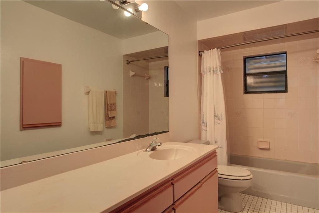 最近售出: $385,000 (3 贝兹, 2 浴室, 1856 平方英尺)