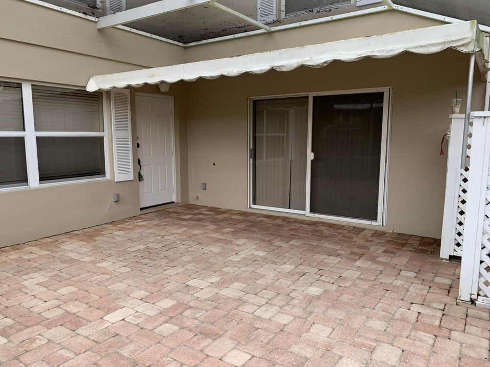 Recently Rented: $1,475 (2 beds, 2 baths, 1374 Square Feet)