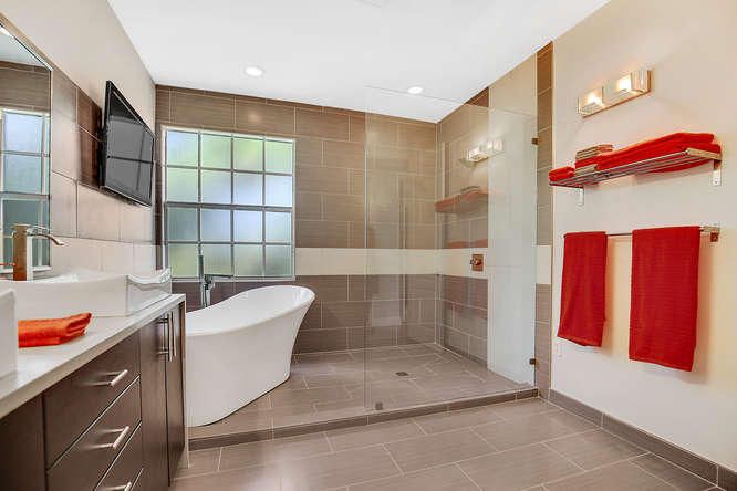 最近租的: $3,700 (3 贝兹, 2 浴室, 2204 平方英尺)