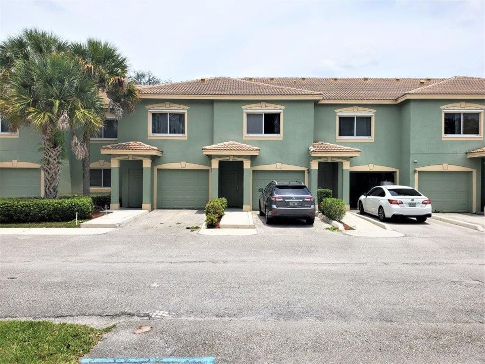 Recently Sold: $2,099,000 (2 beds, 2 baths, 1152 Square Feet)