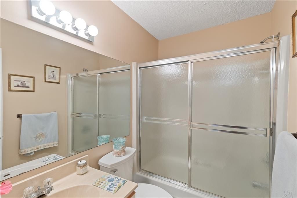 Recently Sold: $149,999 (2 beds, 2 baths, 1060 Square Feet)