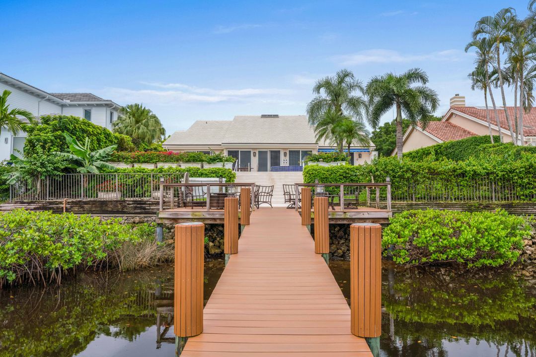 Recently Sold: $2,250,000 (3 beds, 3 baths, 3135 Square Feet)
