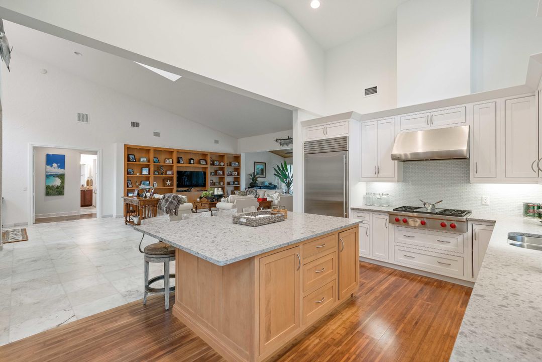 Recently Sold: $2,250,000 (3 beds, 3 baths, 3135 Square Feet)