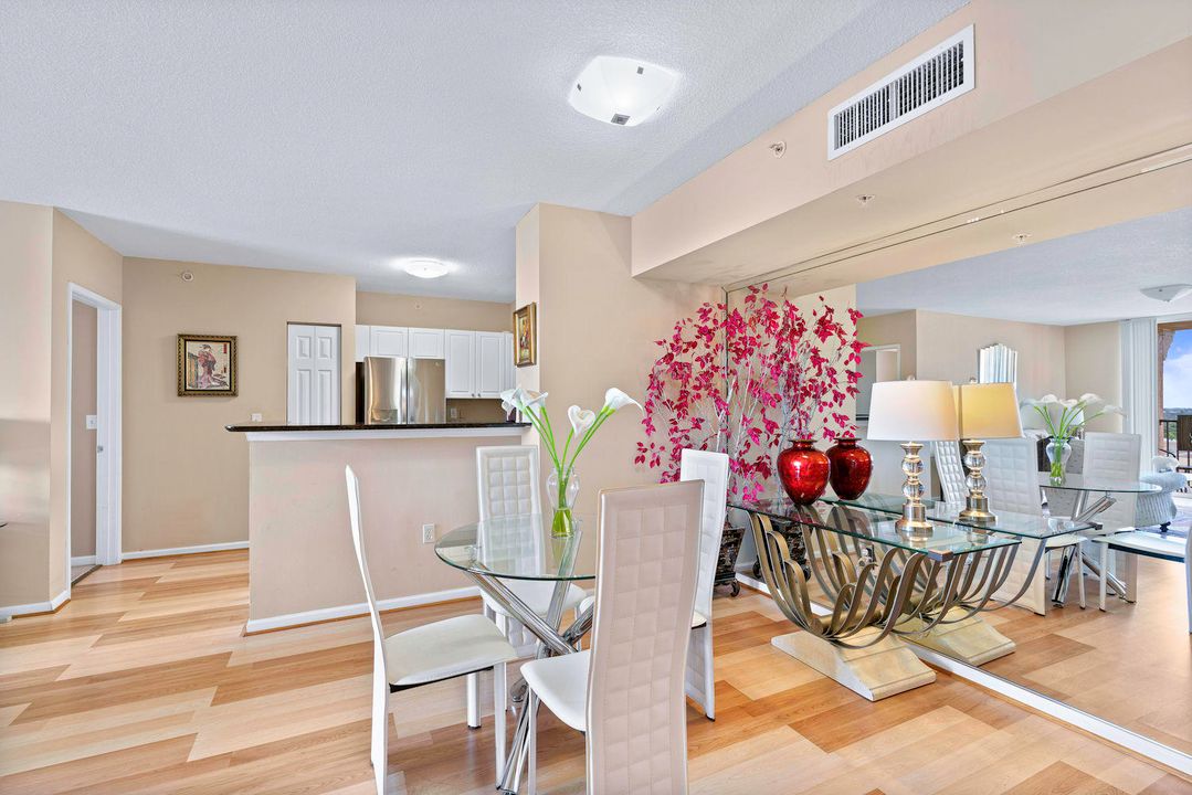 Recently Sold: $2,950,000 (2 beds, 2 baths, 1132 Square Feet)