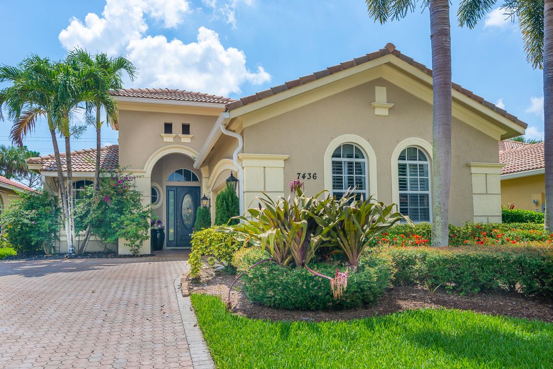 最近售出: $339,900 (3 贝兹, 3 浴室, 2167 平方英尺)