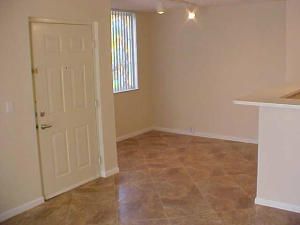 Recently Rented: $1,175 (1 beds, 1 baths, 702 Square Feet)