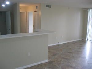 Recently Rented: $1,175 (1 beds, 1 baths, 702 Square Feet)