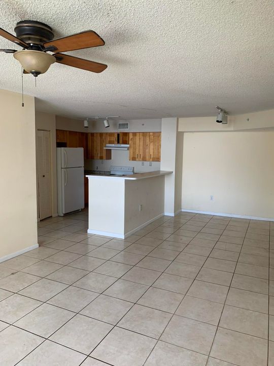 Recently Rented: $1,500 (2 beds, 2 baths, 1076 Square Feet)