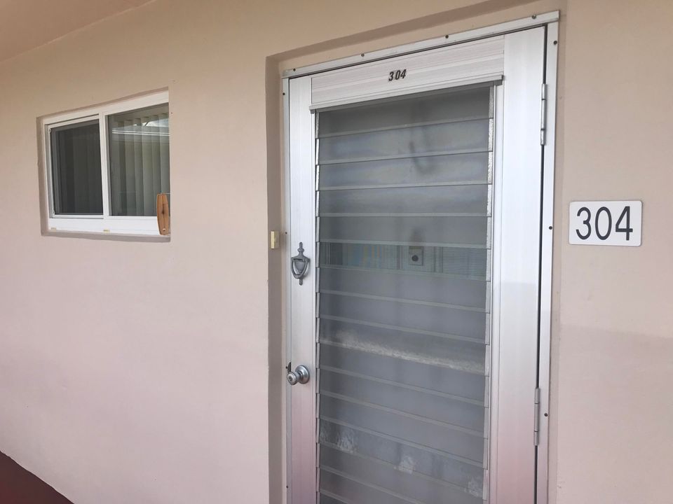 Recently Sold: $49,900 (1 beds, 1 baths, 894 Square Feet)