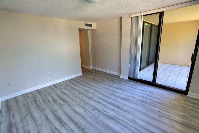 Recently Rented: $1,700 (2 beds, 2 baths, 1036 Square Feet)