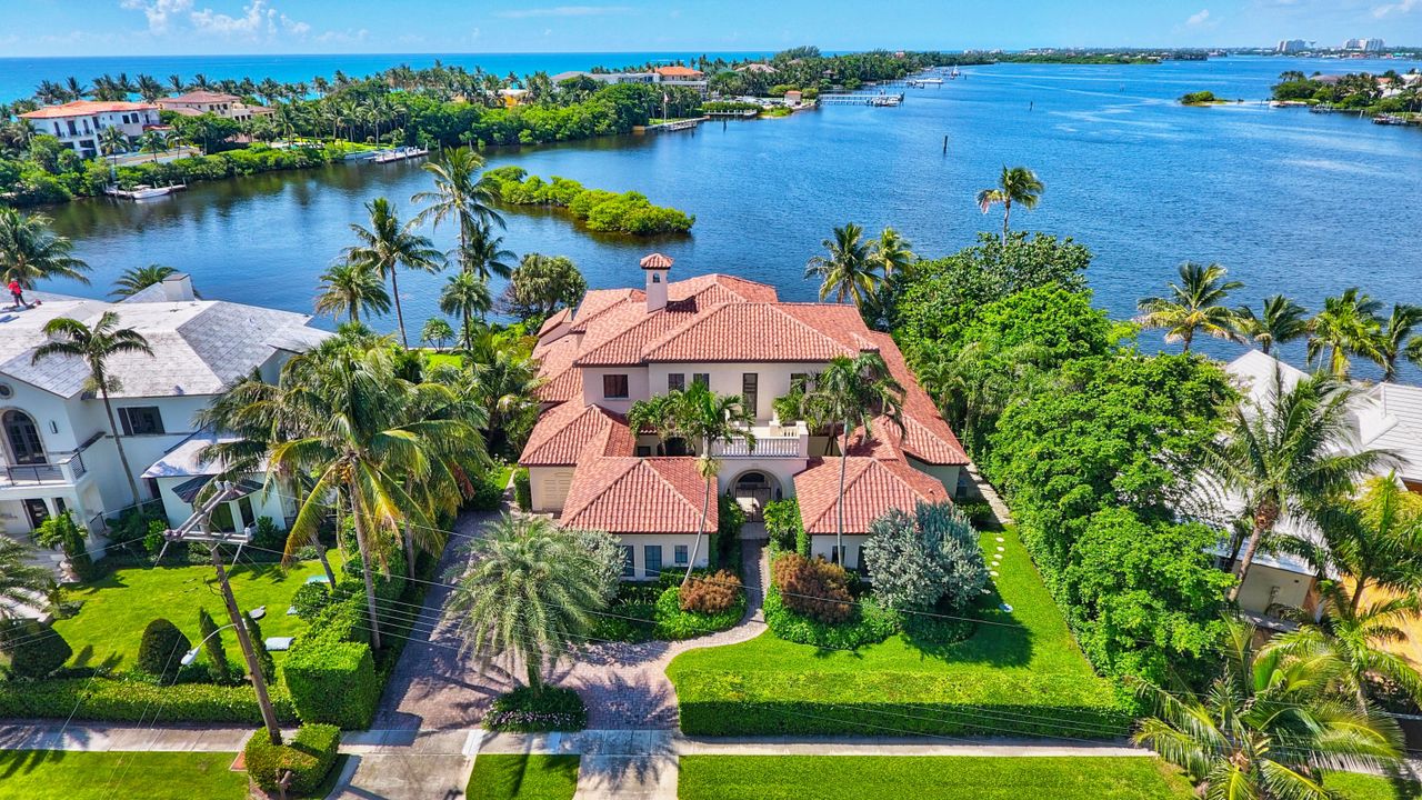 Recently Sold: $5,250,000 (6 beds, 7 baths, 6349 Square Feet)