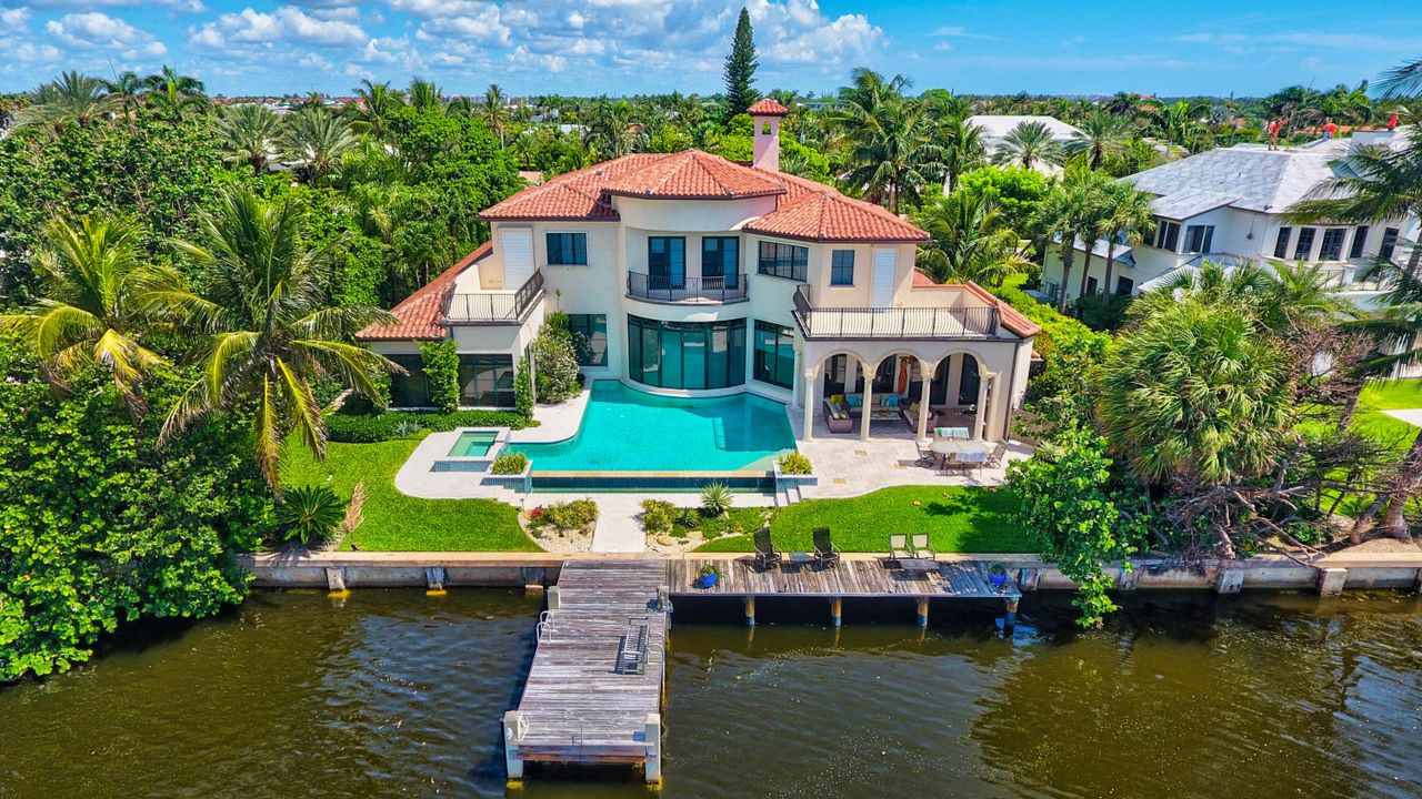 Recently Sold: $5,250,000 (6 beds, 7 baths, 6349 Square Feet)