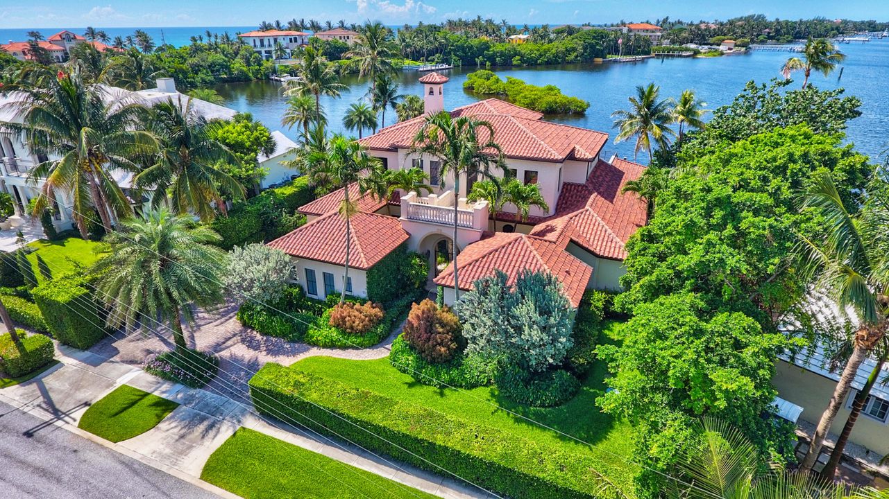 Recently Sold: $5,250,000 (6 beds, 7 baths, 6349 Square Feet)