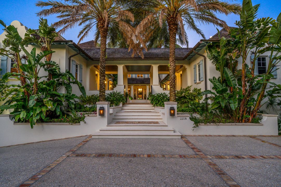 Recently Sold: $9,600,000 (5 beds, 7 baths, 4898 Square Feet)