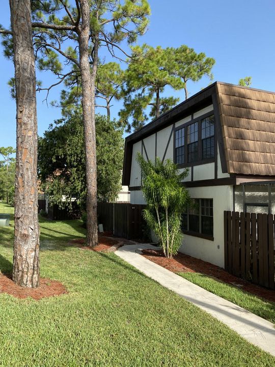 最近租的: $1,850 (3 贝兹, 2 浴室, 1710 平方英尺)