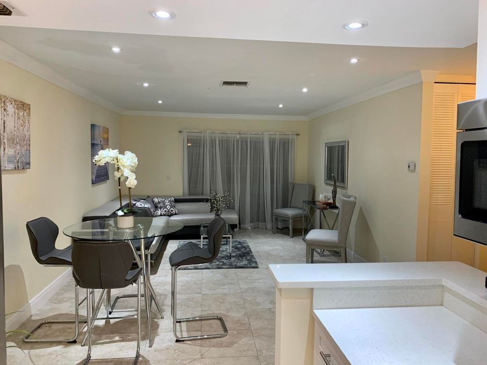 Recently Rented: $1,100 (1 beds, 1 baths, 661 Square Feet)