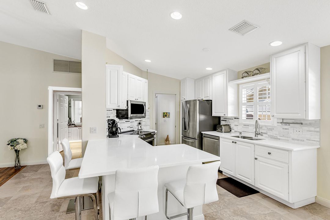 最近售出: $379,000 (2 贝兹, 2 浴室, 1526 平方英尺)