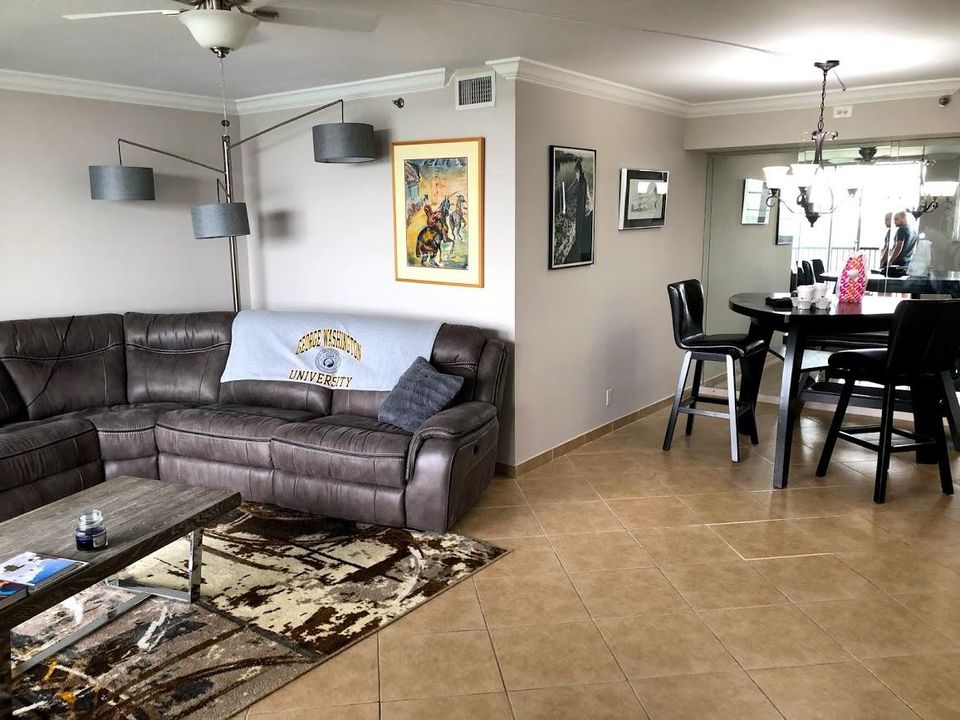 Recently Rented: $1,535 (1 beds, 1 baths, 900 Square Feet)