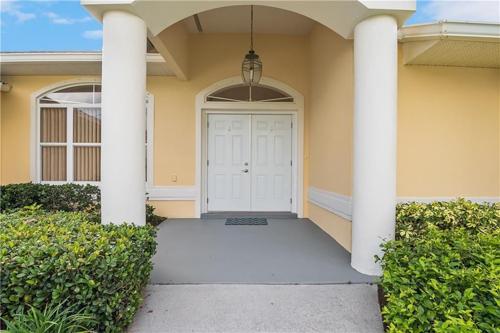 Recently Sold: $829,000 (3 beds, 2 baths, 2211 Square Feet)