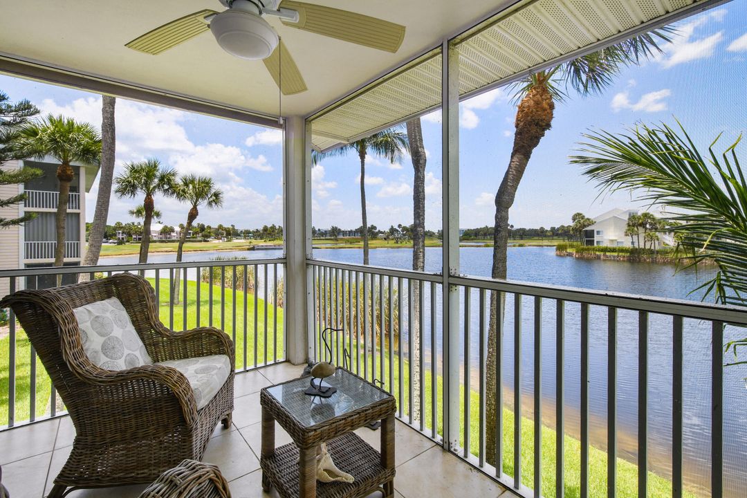 最近售出: $274,900 (2 贝兹, 2 浴室, 871 平方英尺)