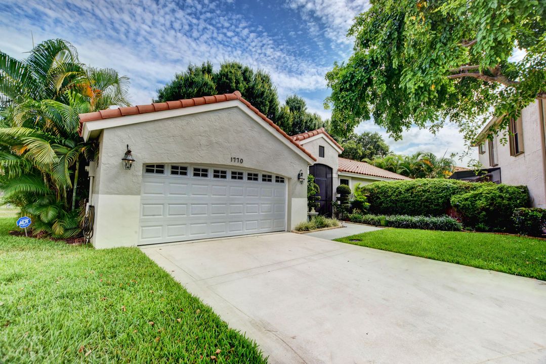 Recently Sold: $318,000 (3 beds, 2 baths, 1385 Square Feet)