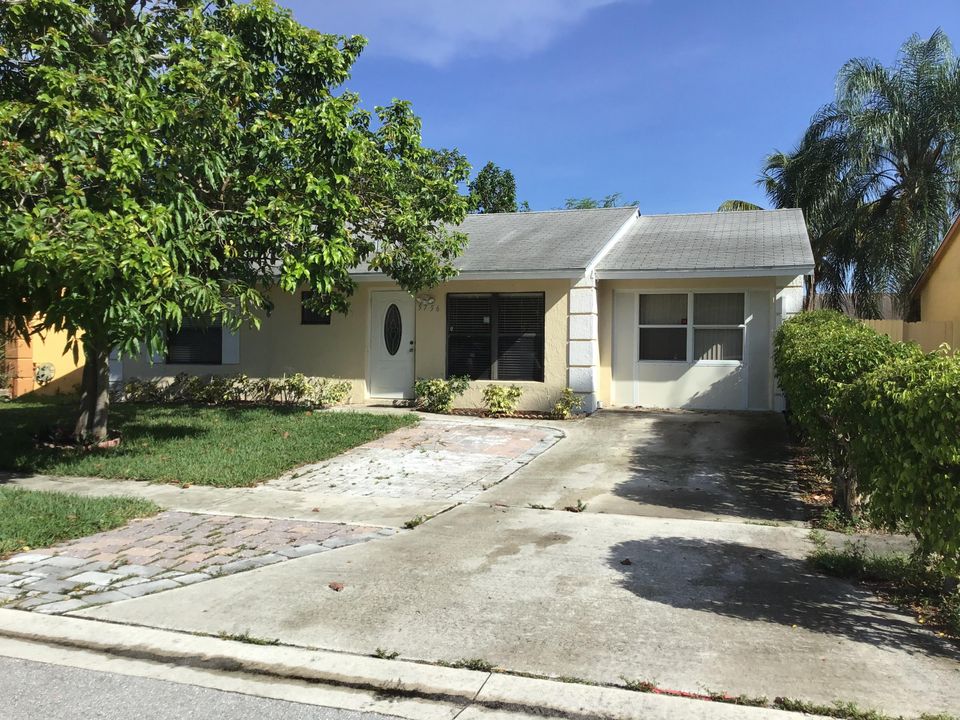 Recently Sold: $259,999 (3 beds, 2 baths, 1228 Square Feet)