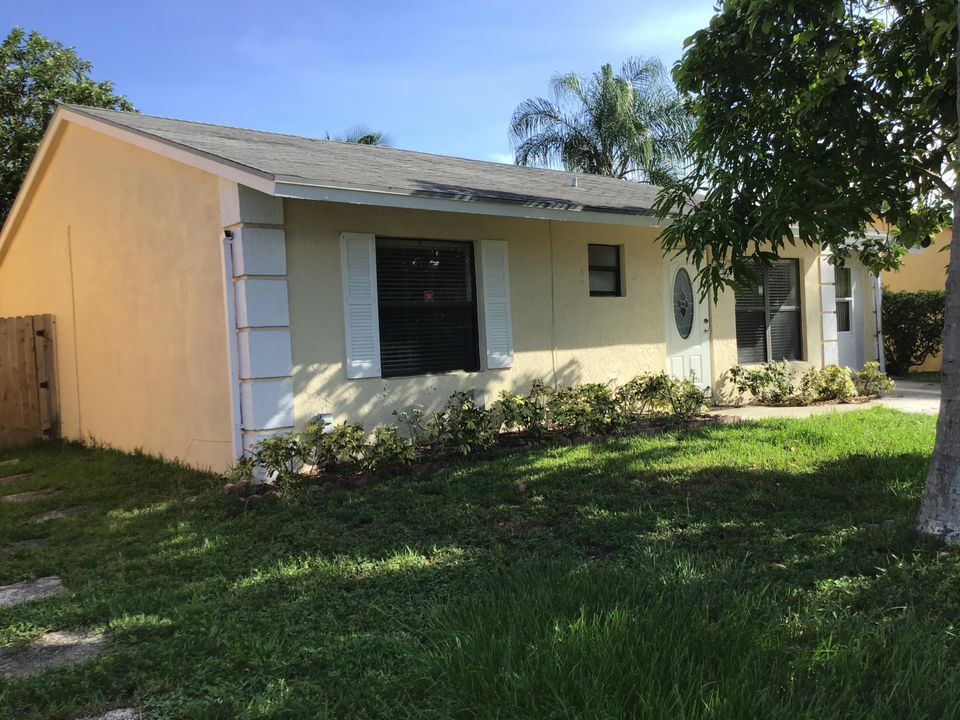 Recently Sold: $259,999 (3 beds, 2 baths, 1228 Square Feet)