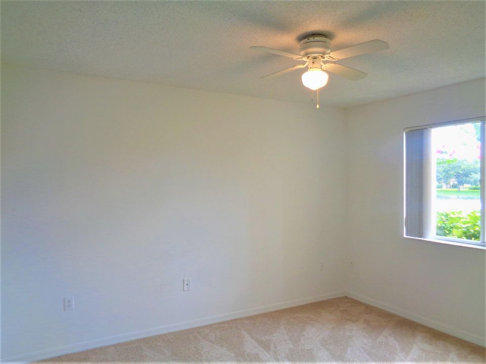 Recently Rented: $1,150 (1 beds, 1 baths, 815 Square Feet)