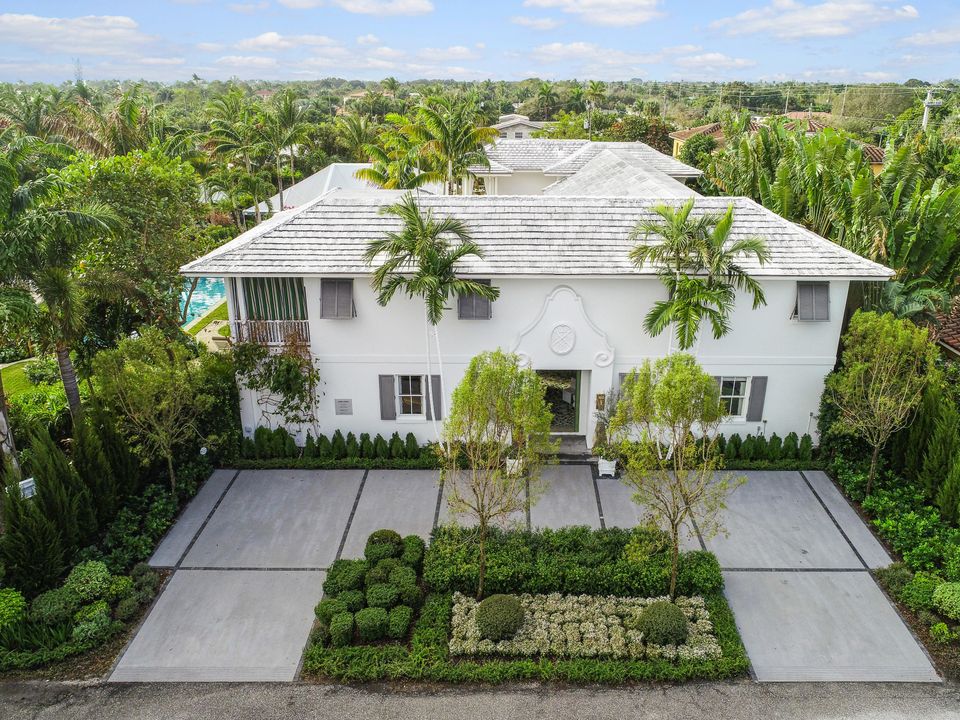 Recently Sold: $5,900,000 (4 beds, 4 baths, 5868 Square Feet)