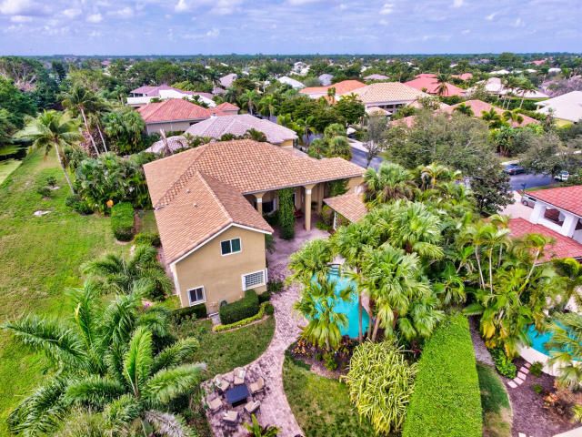 Recently Sold: $1,200,000 (6 beds, 5 baths, 4438 Square Feet)