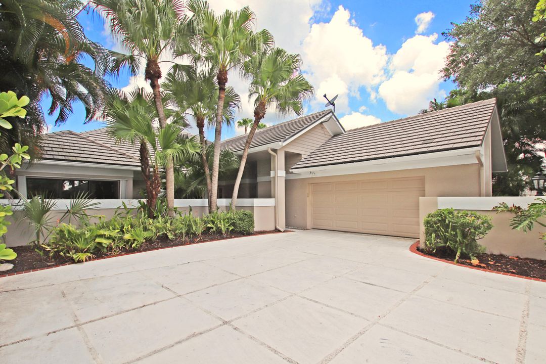 Recently Sold: $475,000 (3 beds, 2 baths, 2381 Square Feet)