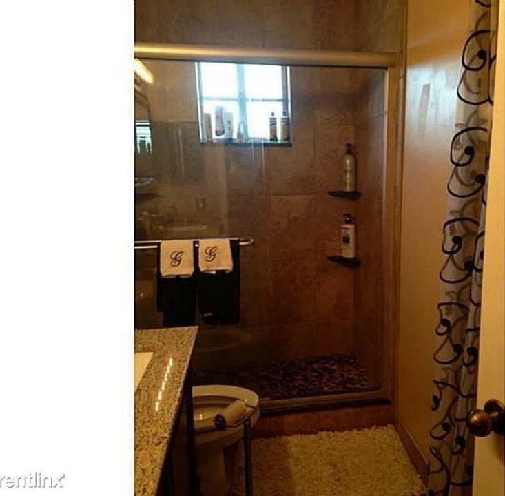 最近租的: $3,400 (4 贝兹, 2 浴室, 2240 平方英尺)