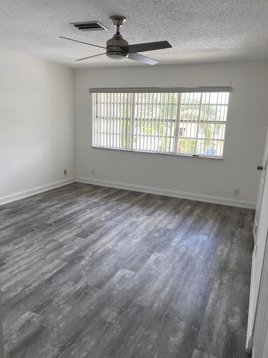 Active With Contract: $2,200 (2 beds, 2 baths, 1760 Square Feet)