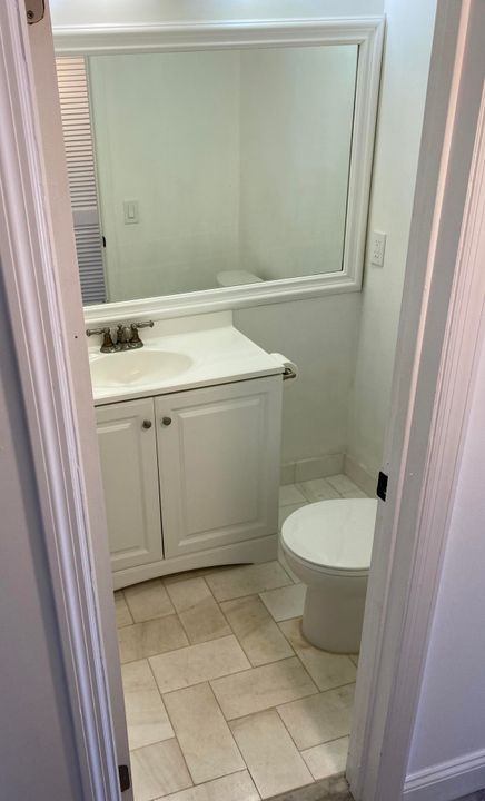 Active With Contract: $2,200 (2 beds, 2 baths, 1760 Square Feet)