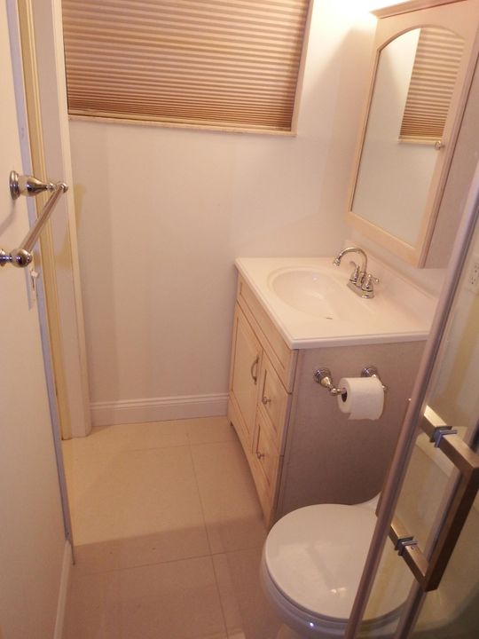 最近租的: $2,450 (3 贝兹, 2 浴室, 1640 平方英尺)
