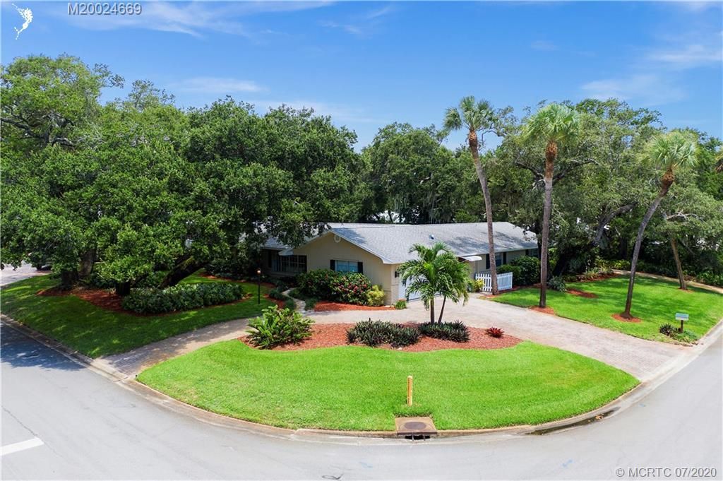 Recently Sold: $550,000 (4 beds, 3 baths, 2035 Square Feet)