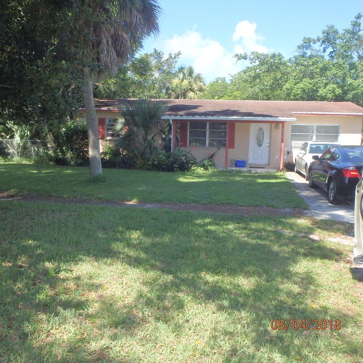 Recently Rented: $1,950 (3 beds, 2 baths, 1170 Square Feet)