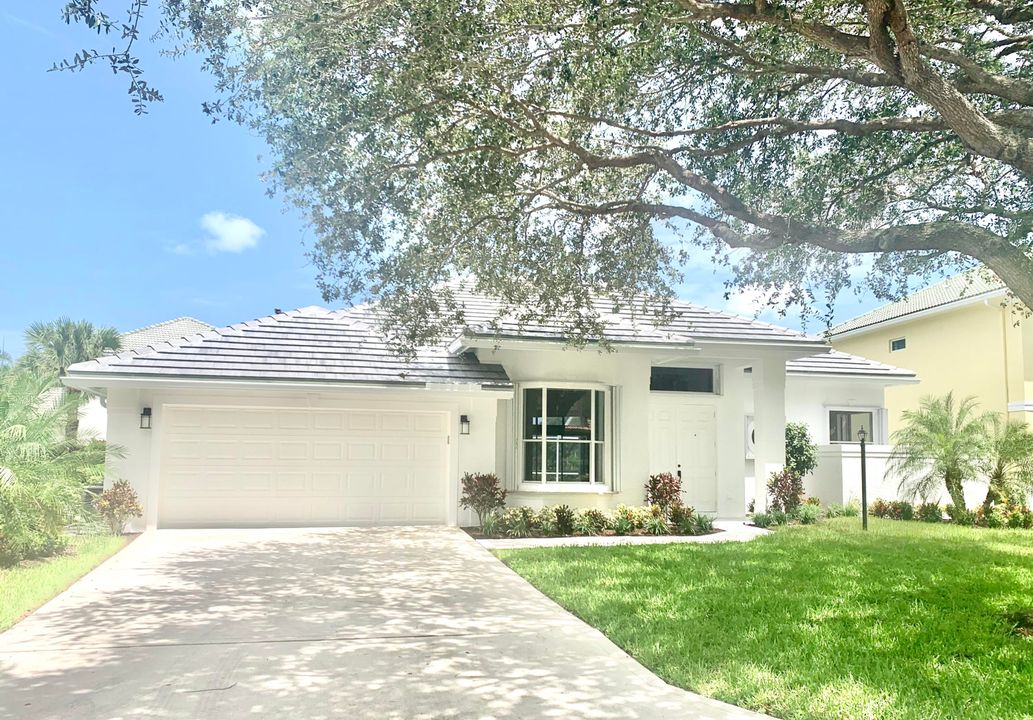 Recently Sold: $695,000 (4 beds, 3 baths, 2347 Square Feet)