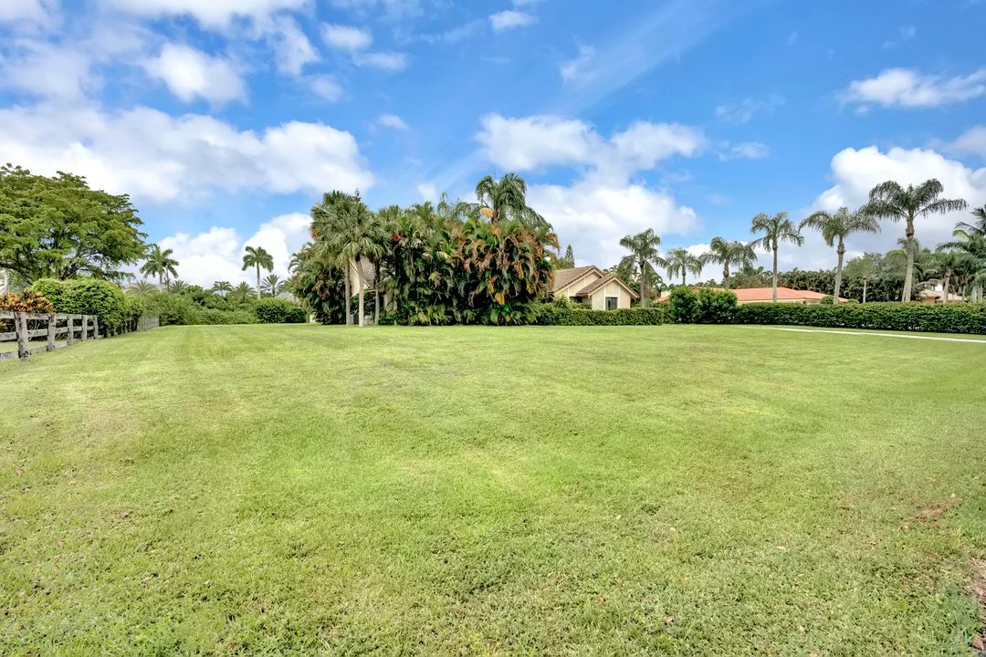 Recently Sold: $899,000 (5 beds, 2 baths, 3452 Square Feet)