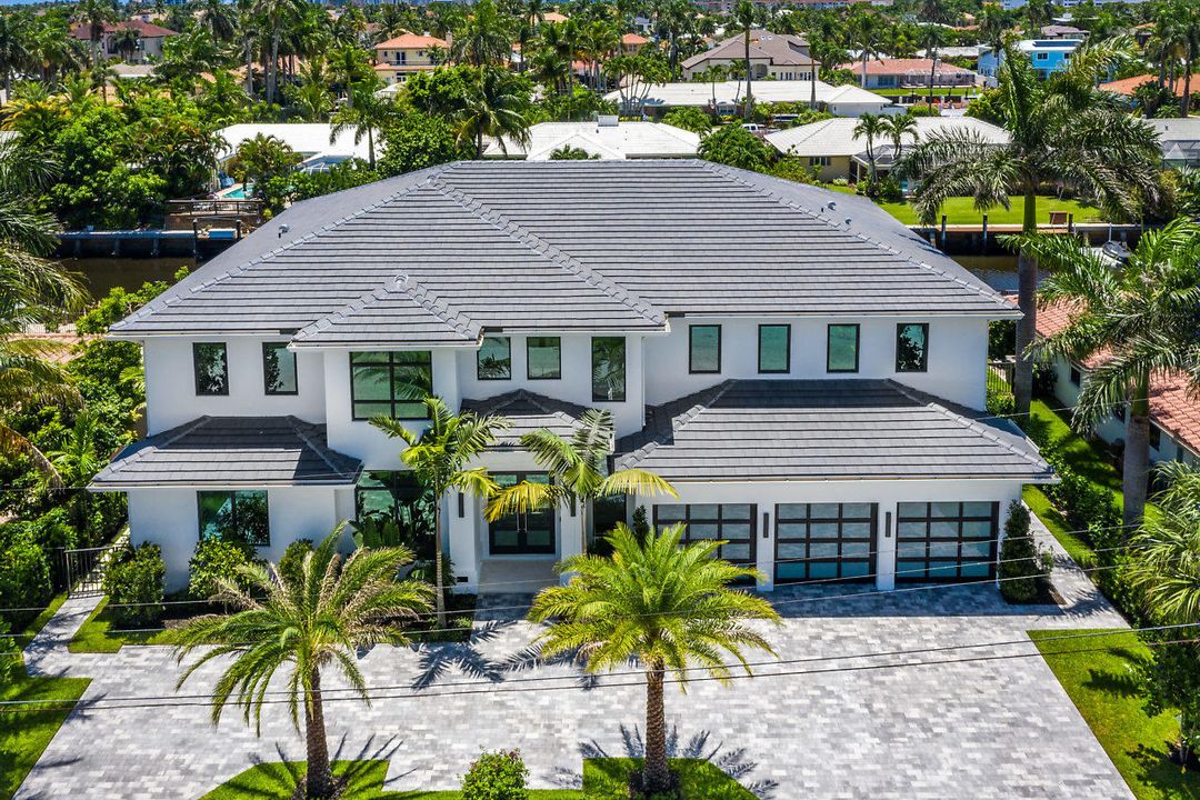 Recently Sold: $4,150,000 (5 beds, 5 baths, 5867 Square Feet)