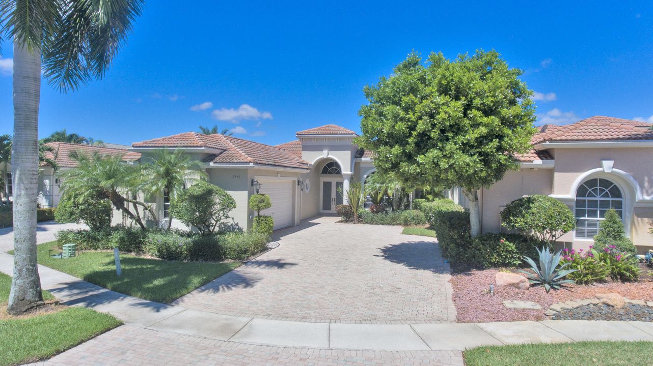 Recently Sold: $415,000 (4 beds, 3 baths, 2941 Square Feet)