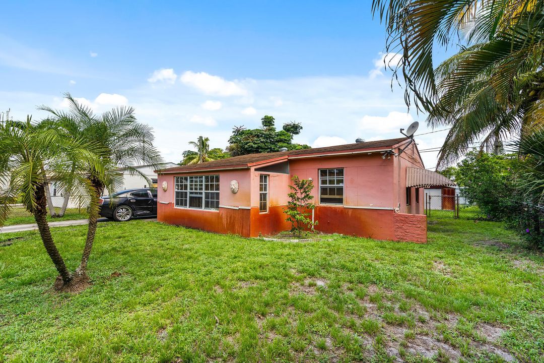 Recently Sold: $160,000 (2 beds, 1 baths, 864 Square Feet)