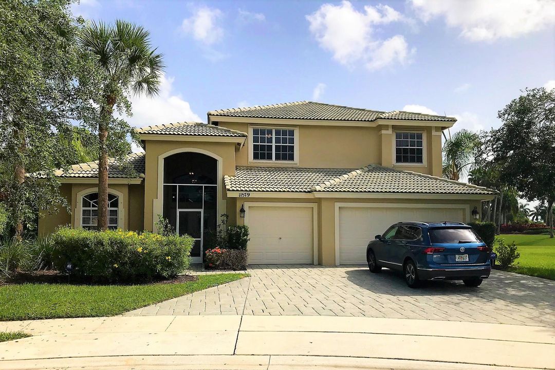 Recently Sold: $549,000 (5 beds, 3 baths, 3258 Square Feet)