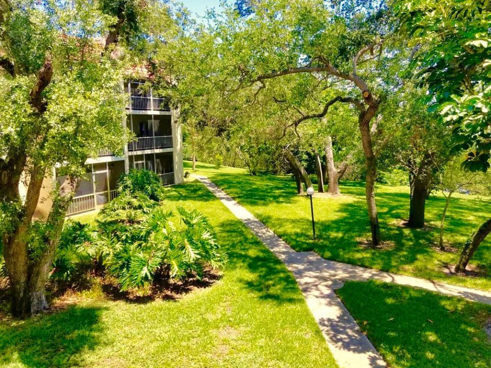 Recently Rented: $1,200 (1 beds, 1 baths, 700 Square Feet)