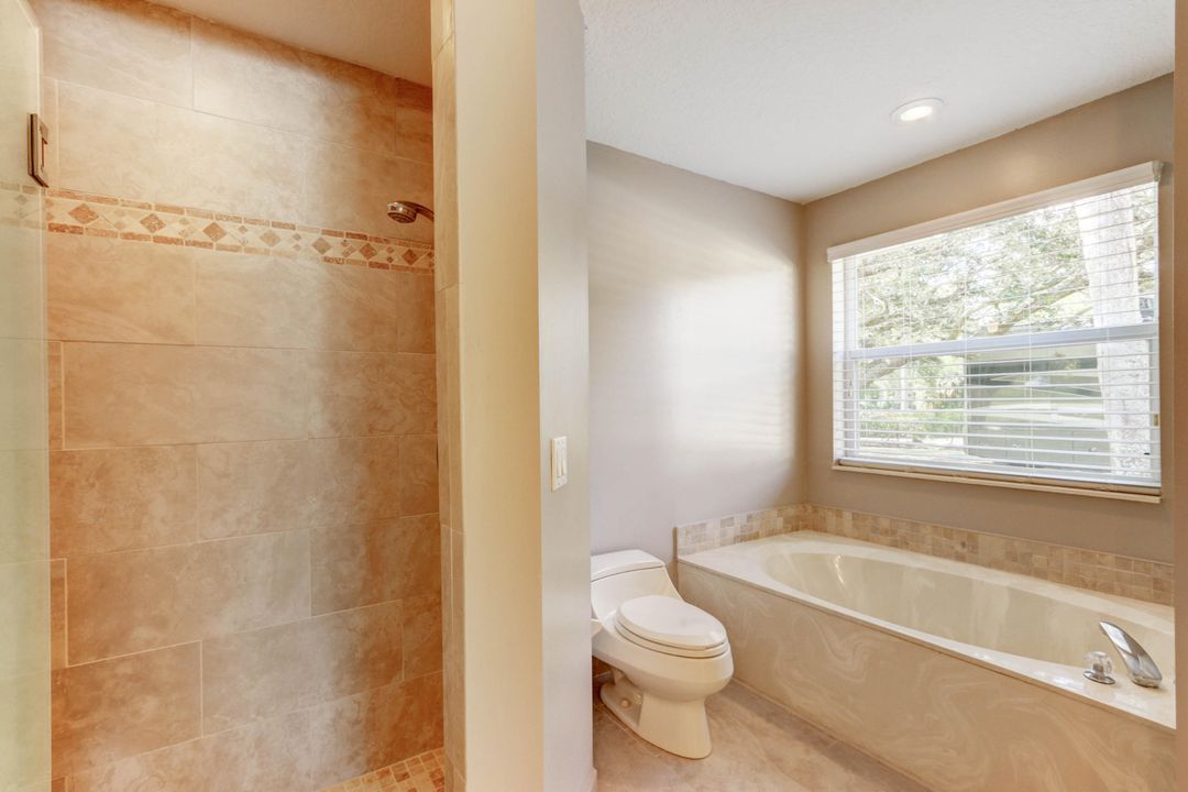 最近售出: $550,000 (4 贝兹, 3 浴室, 2207 平方英尺)