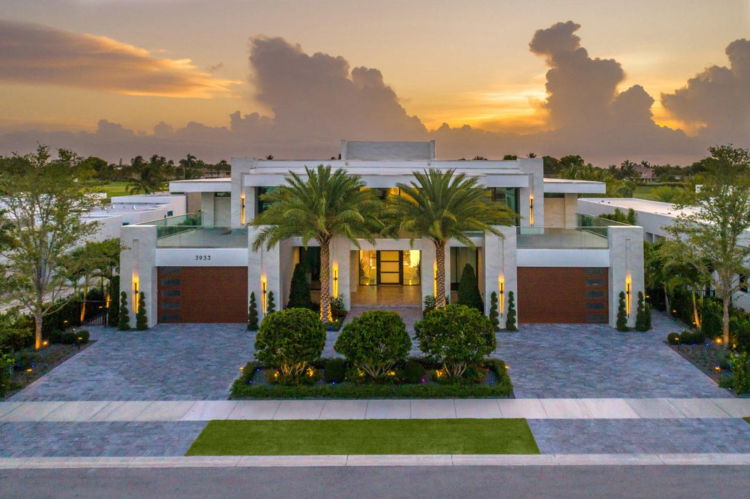 Recently Sold: $7,200,000 (8 beds, 8 baths, 8958 Square Feet)