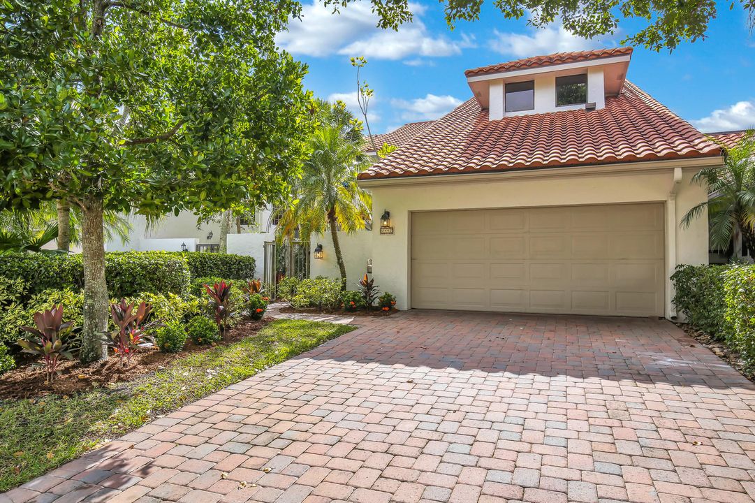 Recently Rented: $8,350 (3 beds, 4 baths, 3167 Square Feet)