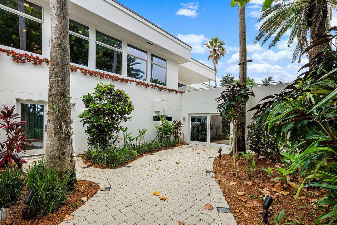 Recently Sold: $13,750,000 (5 beds, 5 baths, 12000 Square Feet)